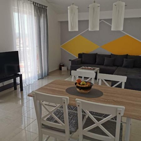 Apartman Lorna 투라니 외부 사진