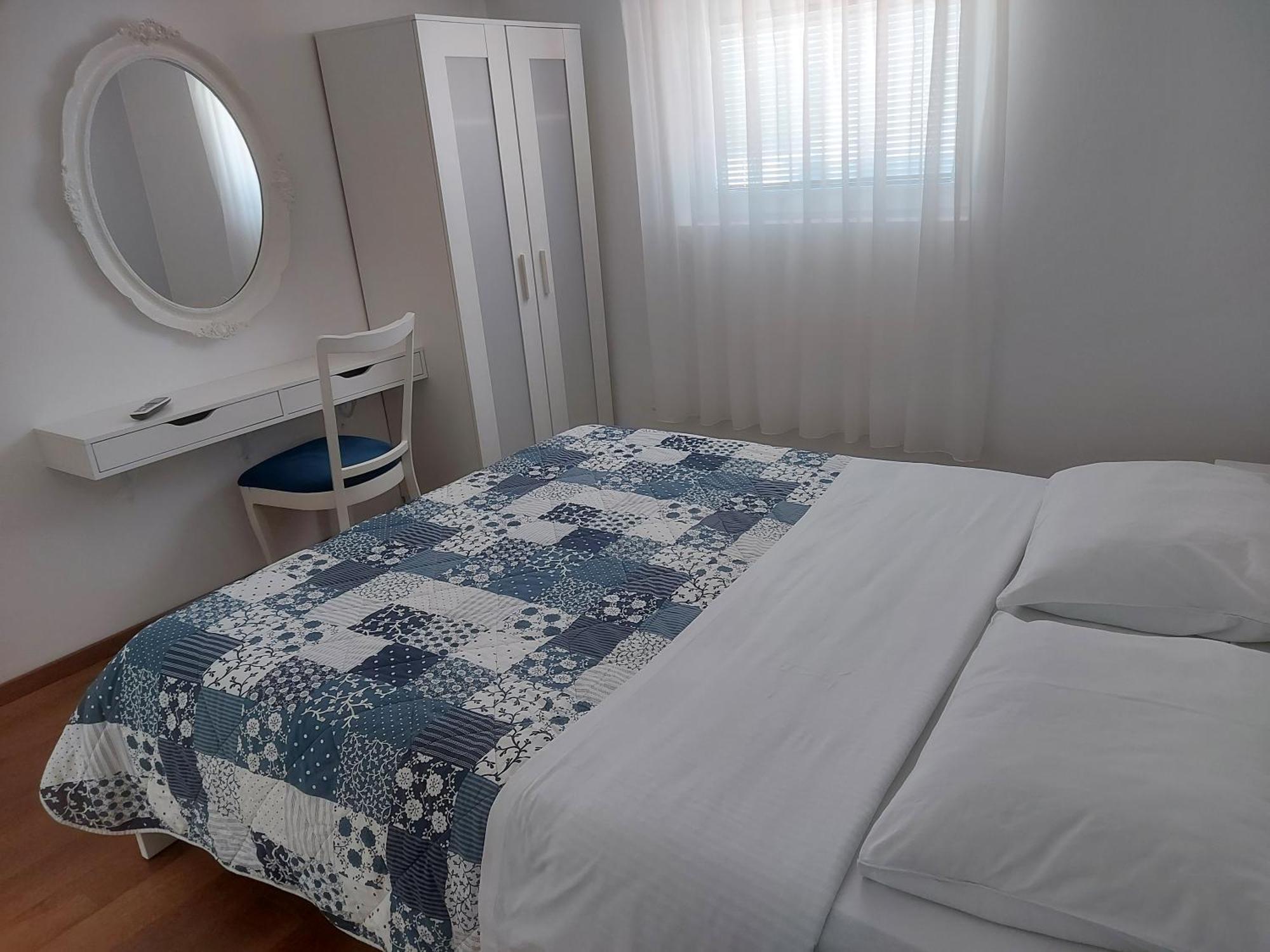 Apartman Lorna 투라니 외부 사진