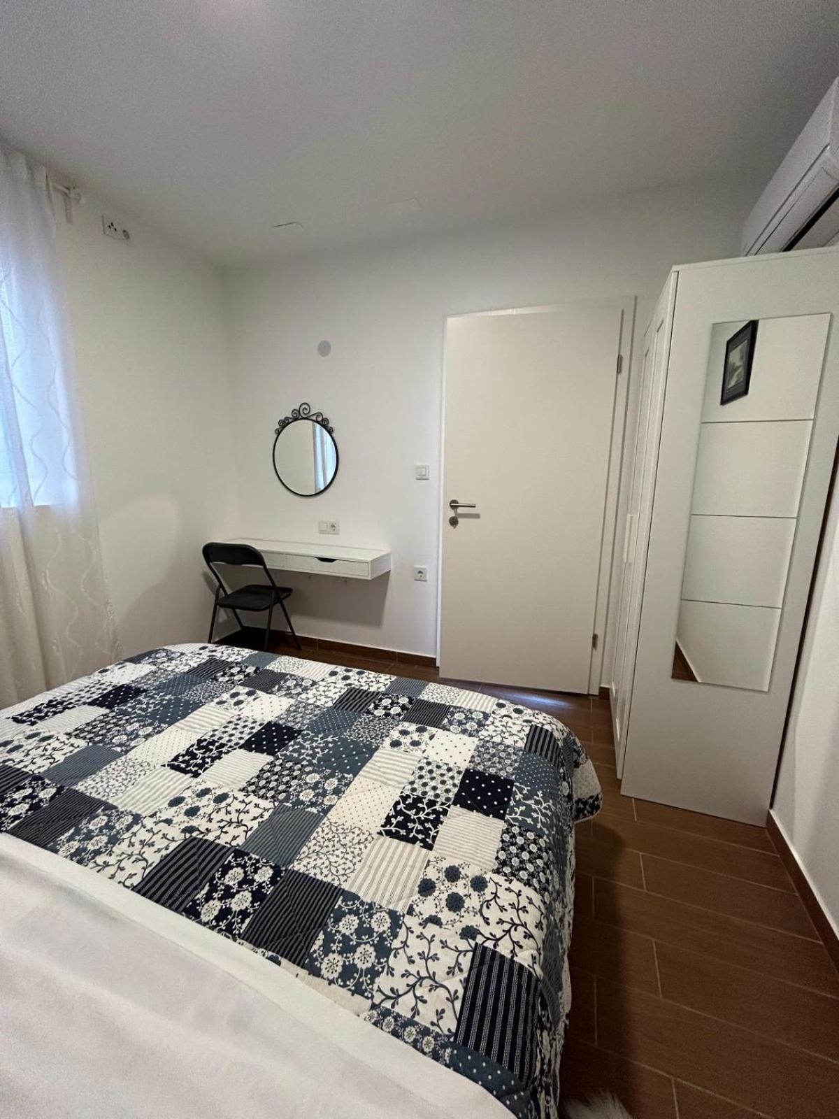 Apartman Lorna 투라니 외부 사진