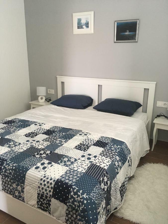Apartman Lorna 투라니 외부 사진