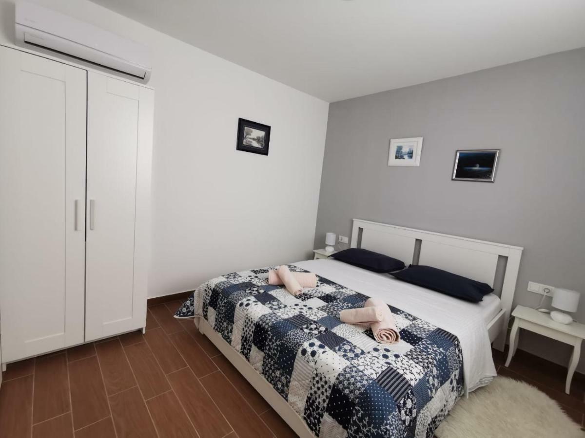 Apartman Lorna 투라니 외부 사진